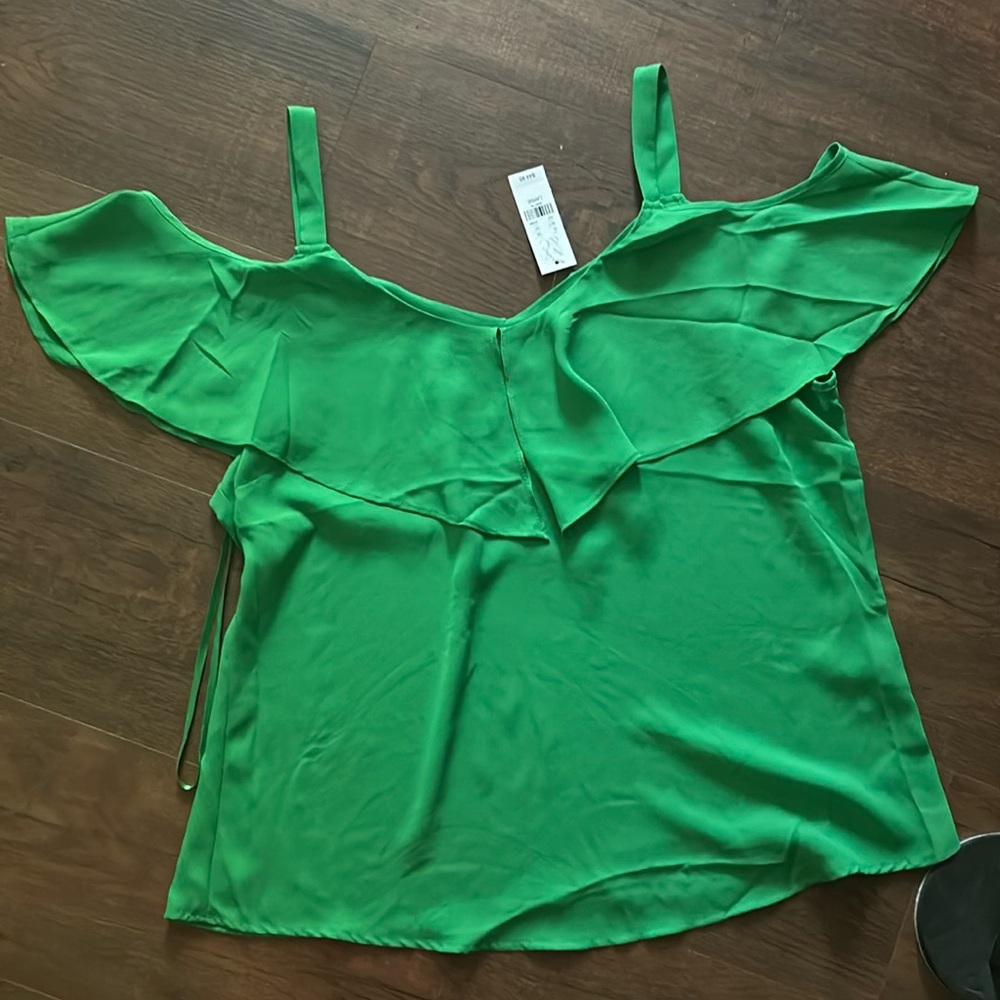 Very comfortable green ladies polyester top.